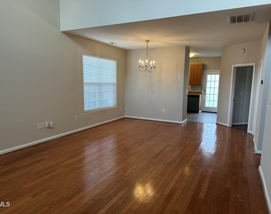553 Writers Way - Photo Thumbnail 4