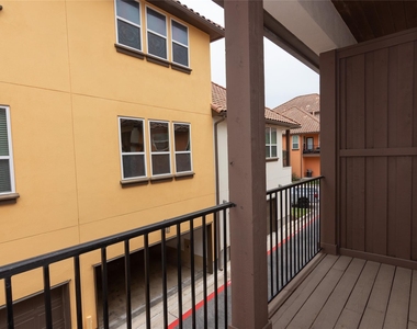 12205 Terraza Cir - Photo Thumbnail 12