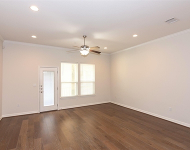 12205 Terraza Cir - Photo Thumbnail 8