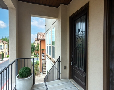 12205 Terraza Cir - Photo Thumbnail 1