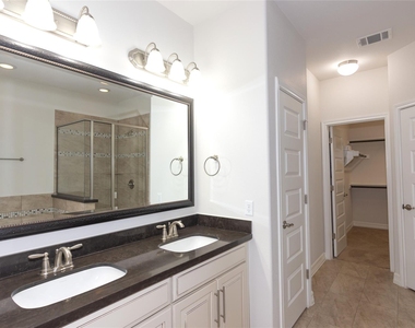 12205 Terraza Cir - Photo Thumbnail 17