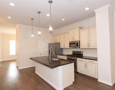 12205 Terraza Cir - Photo Thumbnail 4