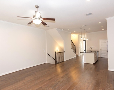 12205 Terraza Cir - Photo Thumbnail 9