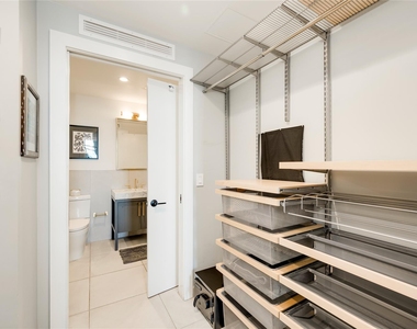 70 Rainey St - Photo Thumbnail 10