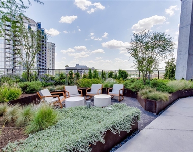 70 Rainey St - Photo Thumbnail 25