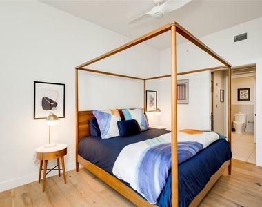 70 Rainey St - Photo Thumbnail 13