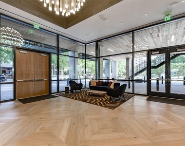 70 Rainey St - Photo Thumbnail 35