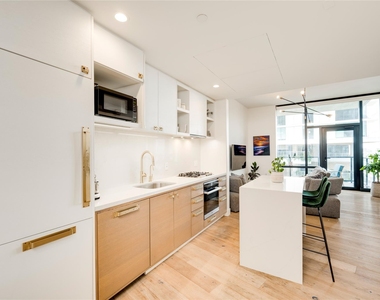 70 Rainey St - Photo Thumbnail 1