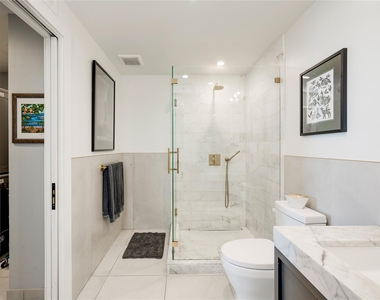 70 Rainey St - Photo Thumbnail 7
