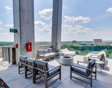 70 Rainey St - Photo Thumbnail 27