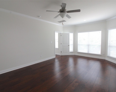 5800 Viejo Dr - Photo Thumbnail 10