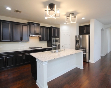 5800 Viejo Dr - Photo Thumbnail 5