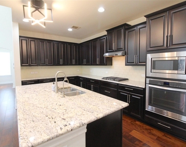 5800 Viejo Dr - Photo Thumbnail 6