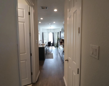20804 Snow Bunting Ln - Photo Thumbnail 9
