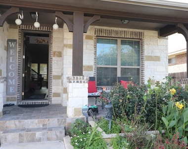 20804 Snow Bunting Ln - Photo Thumbnail 3