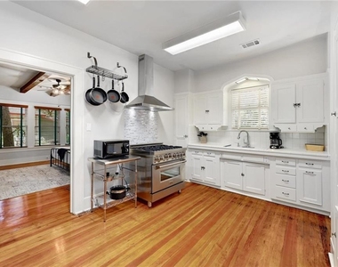 1604 S Main St - Photo Thumbnail 12