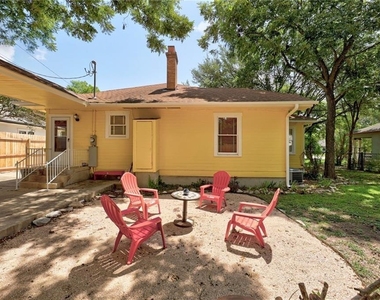 1604 S Main St - Photo Thumbnail 4