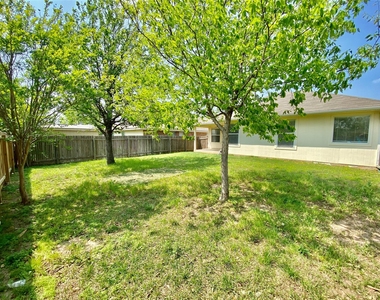 228 Chandler Crossing Trl - Photo Thumbnail 24