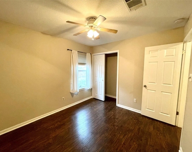 228 Chandler Crossing Trl - Photo Thumbnail 16
