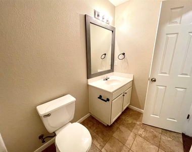 228 Chandler Crossing Trl - Photo Thumbnail 18