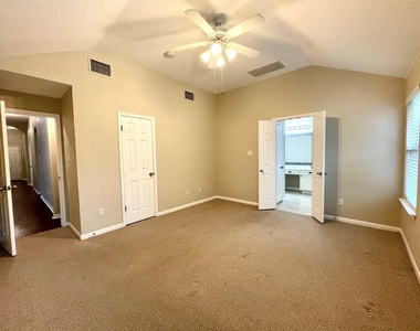228 Chandler Crossing Trl - Photo Thumbnail 10