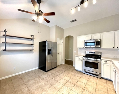 228 Chandler Crossing Trl - Photo Thumbnail 6