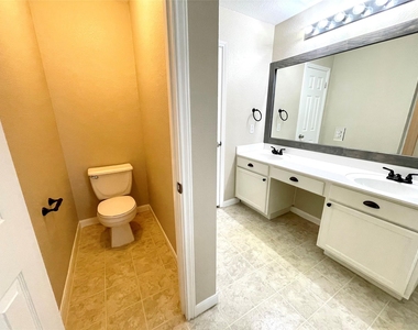 228 Chandler Crossing Trl - Photo Thumbnail 13