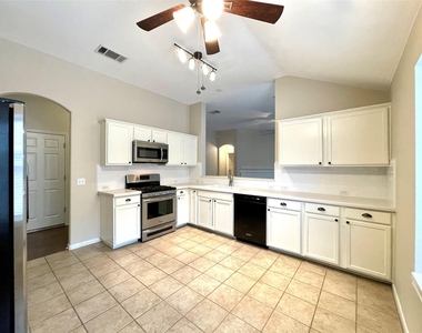 228 Chandler Crossing Trl - Photo Thumbnail 7