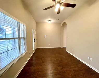 228 Chandler Crossing Trl - Photo Thumbnail 3