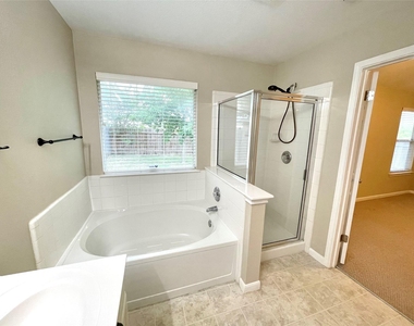 228 Chandler Crossing Trl - Photo Thumbnail 12
