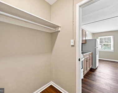 571 Olive Street - Photo Thumbnail 10