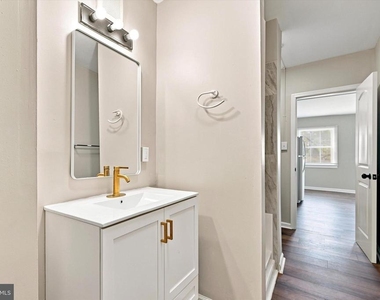 571 Olive Street - Photo Thumbnail 7