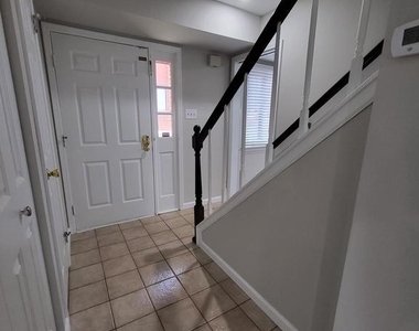 1006 Worthington Drive - Photo Thumbnail 2