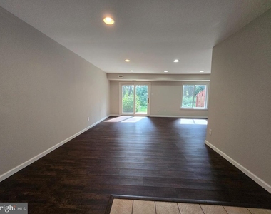 1006 Worthington Drive - Photo Thumbnail 9