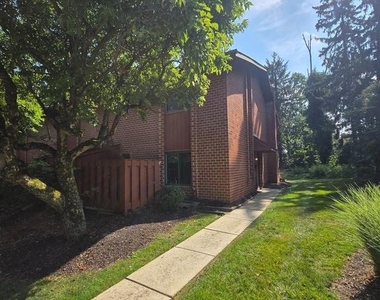 1006 Worthington Drive - Photo Thumbnail 1