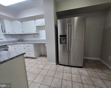 1006 Worthington Drive - Photo Thumbnail 7