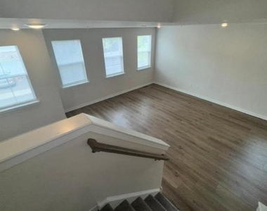 101 Four Leaf Drive - Photo Thumbnail 24