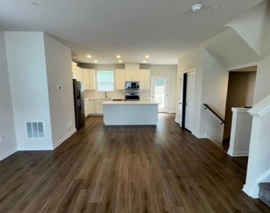 101 Four Leaf Drive - Photo Thumbnail 26