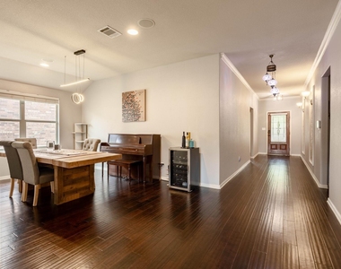 1301 Rimstone Dr - Photo Thumbnail 7
