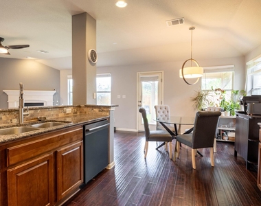 1301 Rimstone Dr - Photo Thumbnail 4