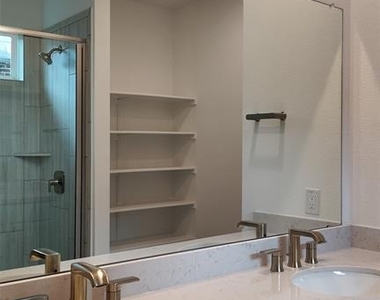 1812 Lorant Ln - Photo Thumbnail 19