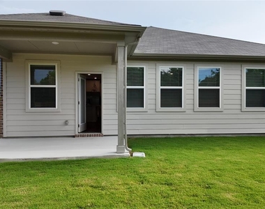 1812 Lorant Ln - Photo Thumbnail 20