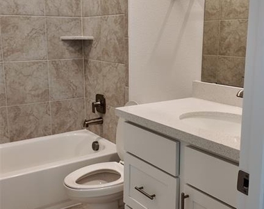 1812 Lorant Ln - Photo Thumbnail 13