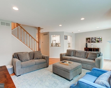 92 Kirkwood Drive - Photo Thumbnail 4