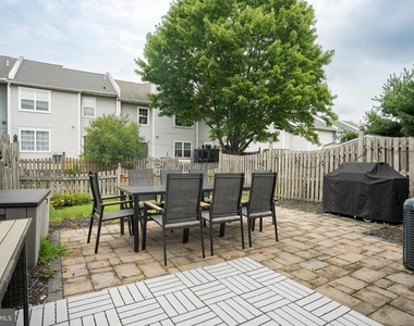 92 Kirkwood Drive - Photo Thumbnail 8