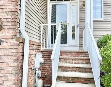 40 Truman Avenue - Photo Thumbnail 1