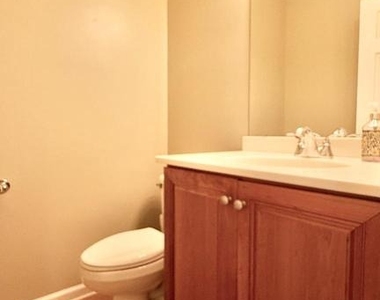 40 Truman Avenue - Photo Thumbnail 14