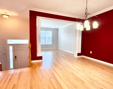 40 Truman Avenue - Photo Thumbnail 4