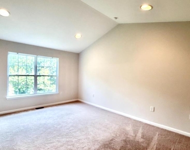 40 Truman Avenue - Photo Thumbnail 20