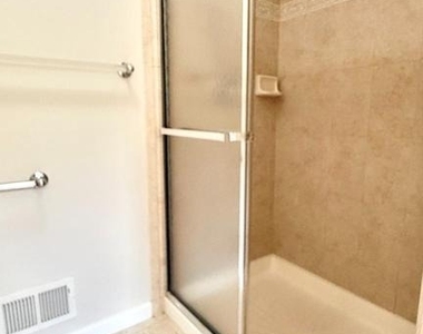 40 Truman Avenue - Photo Thumbnail 23